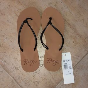 BRAND NEW Roxy Flip Flops
